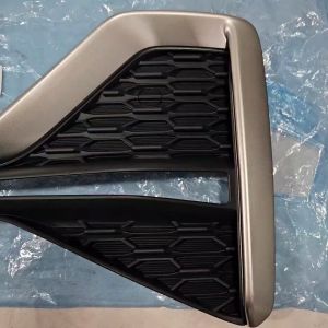 Cover Lampu DRL-Cover Bumper Depan Lampu Foglamp DRL Depan Kanan Toyota Innova Zenix 52030-VT060
