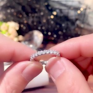 Huitan Bling Bling Promise Rings with Round CZ Delicate Low-key Wedding Ring for Women High Quality Silver Color Trendy Jewelry