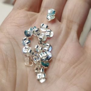 pakaw silver clasp in stud earrings