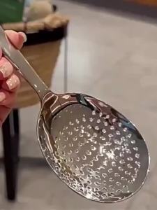 2/4pcs Stainless Steel Ladles Large Serving Spoon with Heat-Resistant Short Handle Drain Hole Easy Cleaning Heat Spoon Kitchen