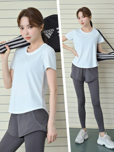 ชุดโยคะออกกำลังกายสำหรับผู้หญิงในช่วงฤดูร้อน ชุดวิ่งกลางแจ้งแบบหลวมๆ แห้งเร็ว ชุดโยคะสองชิ้นที่สวมใส่สบาย