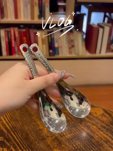  😍COZII😍ทัพพีช้อนสแตนเลสสตีล ช้อนหนาช้อนซุปนักเรียนช้อนเอนกประสงค์ ช้อนค้อนทุบช้อนสแตนเลสสไตล์วินเทจช้อนรับประทานอาหารเย็นแบบหนาสำหรับใช้ในครัวเรือนช้อนช้อนขนมหวานช้อนทานอาหารเ