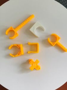 Gía đỡ motor 300 bằng nhựa dùng làm mô hình DIY thí nghiệm Stem steam - HM0455