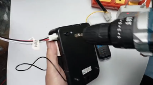 Điều khiển cửa cuốn YH 8 mã gạt 433 mhz tay chống nước