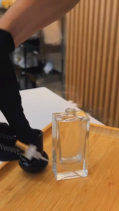 [ 1 PCS ] HAND PRESS TOOL FOR PERFUME BOTTLE ( 01-BLACK / 02-WHITE )