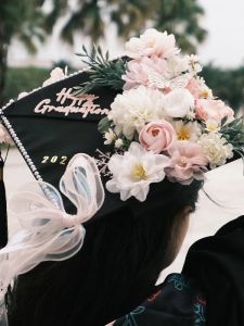 Handmade Floral Bachelor Hat Material Kit Graduation Cap Decoration DIY Finished Product for College Graduates And Best Friends