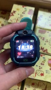 Đồng Hồ Thông Minh Trẻ Em Q19 Lắp Sim Nghe Gọi Nhắn tin Định Vị Từ Xa Chụp Ảnh Cho Bé Hỗ Trợ Đèn Pin Chiếu Sáng