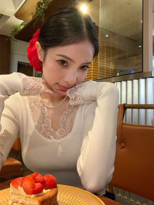 เสื้อยืดคอวีแขนยาวผู้หญิงสไตล์ฝรั่งเศส ทรงเข้ารูป เสื้อชั้นในด้านในดีไซน์ลายลูกไม้ คอกลม เส้นใยโพลีเอสเตอร์ แฟชั่นฤดูใบไม้ร่วง