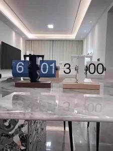 European-Style R Balance Automatic Flip Clock Mechanical Flip Clock Home Living Room Fashion Desk Clock Pendulum Clock Decorations