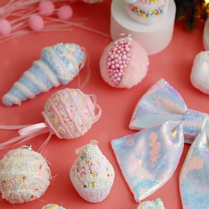 【Wangbokang】จี้คริสต์มาส ลูกบอลโฟม ลูกอม ไม้ค้ำยัน ต้นคริสต์มาสประดับ ตกแต่งคริสต์มาส ตกแต่งคริสต์มาสจี้