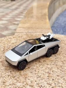 MAKEDA | 1:32 Pickup Miniature Model Toy Off-road Car Alloy Diecast Doors Opened Pull Back Sound Light Simulation Vehicles for Kids Gifts