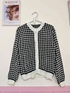 Eleanor Outher - Cardigan Rajut Crop Korean style Kancing Mutiara