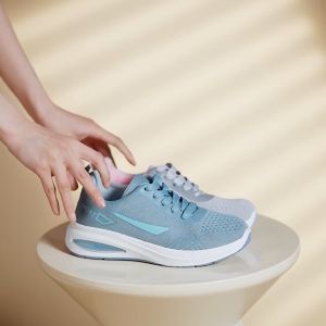Sepatu sneakers wanita trendy sepatu jalan wanita model terbaru sol lentur elastis nyaman di pakai jalan jauh