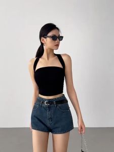 white july🌸พร้อมส่ง เสื้อกล้ามผู้หญิง เสื้อครอป เสื้อเซ็กซี่ย้อนยุคสไตล์อเมริกัน เสื้อกล้ามคล้องคอทรงสลิมของสาวฮอต