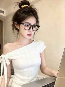 Slanted Shoulder Slim Fitting Short Sleeve T-Shirt Summer