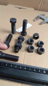 BAUT MUR BAJA M12X40 HALF DRAT HALUS PANJANG 4CM 4 CM GRADE 8.8 BAUD KUNCI 17 M12 X 40 40MM 40 MM PITCH DRAT 1.25 HITAM DIAMETER DRAT 12MM 12X40 12 X 40 sekrup skrup