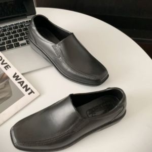 QXshop  สุดคุ้ม รองเท้าคัทชูสีดำ งานทรงสวยสุภาพใช้ใส่เรียน ทำงาน หรือใช้งานด้านอื่นได้เลย วัสดุเป็นยางน้ำหนักเบาทนทานใช้งานดีมากในช่วงหน้าฝน พร้อมจัดส่งวันนี้