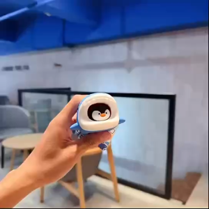 Gantungan tas ransel pasangan premium / indah lucu kreatif asli mainan gantungan kunci hiu laut yang bisa diremas / liontin mobil grosir / souvenir premium