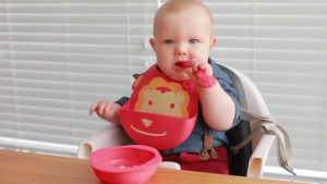 Marcus & Marcus Baby First Feeding Gift Set 6m+ ( Silicone Bib Bowl Spoon )
