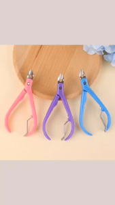 1Pcs Stainless steel Nippers Beauty tools rubberized grip provides nail clippings nail cutter random color
