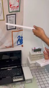 โคมไฟตั้งโต๊ะ 3สี ฟรีสติ๊กเกอร์ โคมไฟอ่านหนังสือ รูปสวย