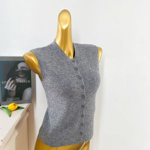 เสื้อคาร์ดิแกนถักแขนกุดสำหรับผู้หญิง ฤดูร้อน 2025 เสื้อคลุมกันหนาวคอวีแขนกุดเนื้อผ้านุ่มสบายระดับไฮเอนด์ ทรงหลวม ปกติ