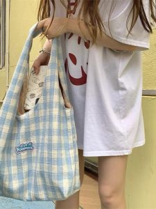 กระเป๋าผ้าลายสก็อตสไตล์เกาหลี กระเป๋าถือผู้หญิง กระเป๋าสะพายไหล่ข้างเดียว ความจุขนาดใหญ่ กระเป๋าใส่ของสำหรับเดินทางไปทำงาน กระเป๋าสะพายข้างแบบลำลอง