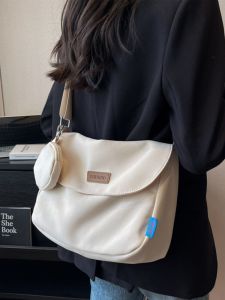 Casual Canvas Tote Bag Womens Crossbody Bag Large Capacity Korean Style for Class And Daily Use Student Mail Carrier Bag