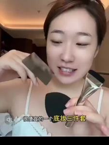 [💗SG STOCK💗]One-Line Powder Foundation Brush Flat Head Makeup Brush Seamless Makeup Flawless Bare Skin Conceal brush