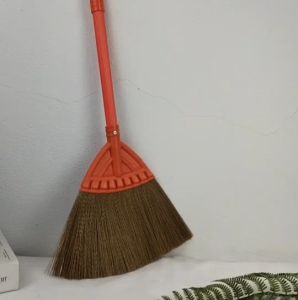 ไม้กวาดยางพารา ไม้กวาด ไม้กวาดพลาสติกอเนกประสงค์ ไม้กวาดขนพลาสติก ไม้กวาดด้ามสั้น แพ็ค 3ชิ้น ยาว 18นิ้ว คละสี ขนไม่หลุด ทนทาน