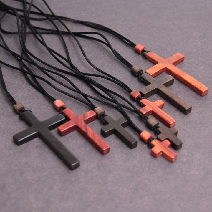 Unisex Sandalwood Cross Pendant Necklace – Wood Bead Chain, Brown, 31.5 Inch, Fashion Pendant