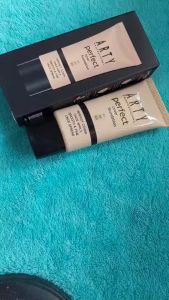 รองพื้นสูตรเหลว เนื้อครีมนุ่ม เกลี่ยง่าย แห้งเร็ว 25 กรัม: ARTY PERFECT COVER FOUNDATION