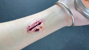 VERONNI | Halloween Scar Skin Wax Kit with Double-End SpatulaSFX Special Effects Makeup Wax for Realistic Fake Scars Wound Zombie Cosplay
