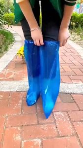 10PCS disposable rain shoe covers waterproof anti slip transparent plastic thick and wear-resistant foot covers for outdoor use on rainy days rainproof high tube long tube