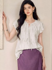 Roey s house | Áo Blouse Cotton Trắng Đục Lỗ