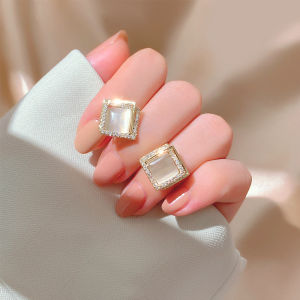 French Retro Square Cats Eye Earrings for Women: Korean Style Simple and Versatile Earrings