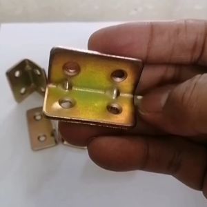 ฉากเข้ามุมไม้ ฉากยึดมุมเฟอร์นิเจอร์ เหล็กหนา 2.0 มม.ชุบซิ้งค์สีรุ้งกันสนิม แข็งแรง รับน้ำหนักได้ดีมาก ฉากรองรับชั้นวาง ฉากยึดมุมงาน DIY พร้อมส่งทันที