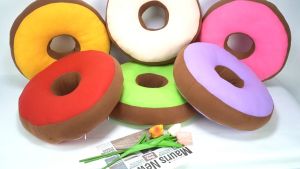 หมอนโดนัท เบาะโดนัท หมอนอิงโดนัท หมอนอิงโซฟา ตกแต่งบ้าน ตกแต่งห้องนอน ตกแต่งคาเฟ่ ร้านกาแฟ ออกแบบน่ารัก สีสวยสดใส นุ่ม เบาะเพื่อสุขภาพ ทาสแมว