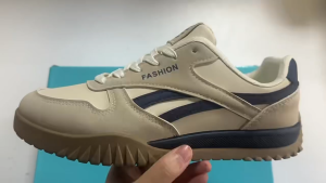 Breathable casual sports sneakers retro versatile anti-shoes spring lightweight soft-soled mens shoes