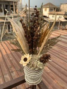 Bunga Dekorasi Rustic Aesthetic Hiasan meja dengan Vas Belang 20CM