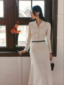 Koradior | French Court Style Illusion Layer Beaded Embroidery Fitted Mermaid Hem Dress