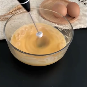 Electric milk frother egg beater USB charging heads easy to stir milk frother egg beater can change 2 types of heads