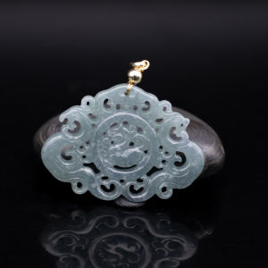 หยกพม่า สีเขียวเข้มสวย (Green Jadeite) แกะ ความรุ่งเรือง โชคลาภ หยกแท้จากประเทศพม่า (Jadeite from Myanmar) - พร้อม ใบเซอนูจากสถาบันบริษัท พม่า