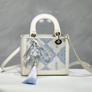 Exquisite Embroidered Guangxi Ethnic Tapestry Retro Lady Duffel Handbag Small Square Crossbody Bag High End Elegant Style