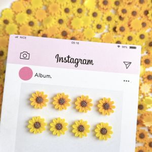 50PCS Minimalist Simulated Artificial Sunflower Resin Nail Charms 3D Sweet Fresh Pastoral Flower Nail Art Decorations DIY Nails