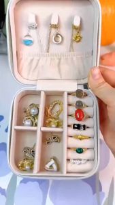 *พร้อมส่ง*กล่องเครื่องประดับ กล่องกำมะหยี่ กล่องเก็บต่างหู สร้อยคอ แหวน มี4สี Jewelry Case Box