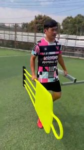 หุ่นกำแพง ฝึกซ้อม ฟุตบอล ABS free kick wall โครงสร้าง ABS ตัวแผง PPE แข็งแรง น้ำหนักเบา สูง 180 ซม. หมุดเหล็กชุบกันสนิม 4 ก้าน สำหรับสนามหญ้าจริง