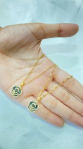 Noin Kalung Titanium Mawar Hitam Permata Gold Anti Karat Fashion Necklace Black Rose