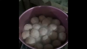 Bakso Sapi Tunas Kencana dengan Daging Sapi Pilihan
