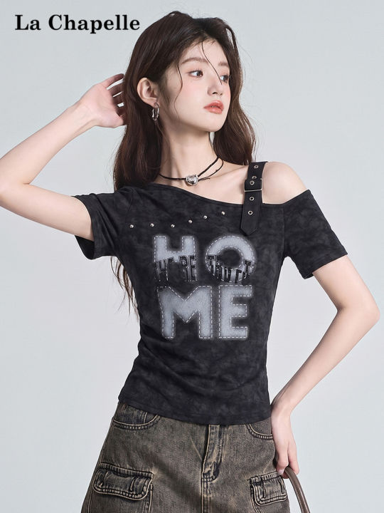 La Chapelle | Letter Print Off-Shoulder Slim Fit Short Tee